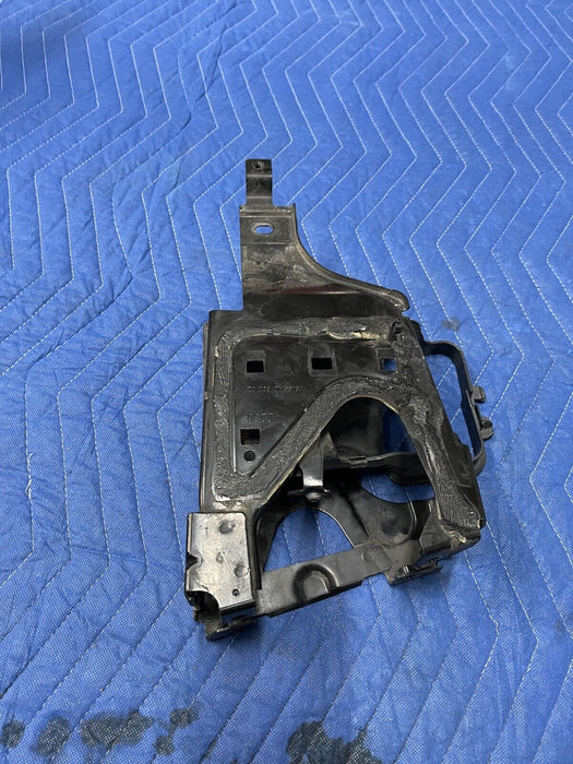 2011 BMW 550i F10 5 SERIES FRONT RIGHT SIDE HEADLIGHT SUPPORT HOLDER BRACKET OEM