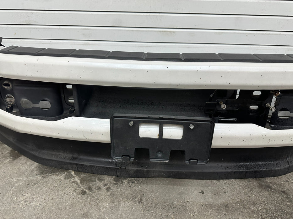 2017-2019 FORD F450 FRONT BUMPER OEM TRI COAT WHITE (UG) *PAINT CHIPS*