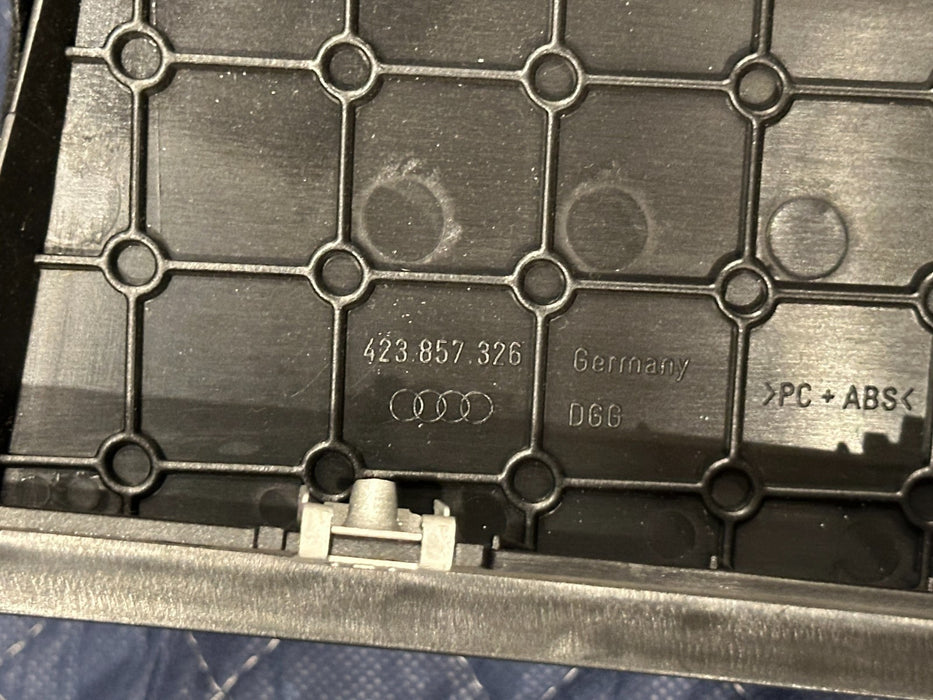 2014 AUDI R8 DASH DASHBOARD TRIM BEZL OEM  423 857 326