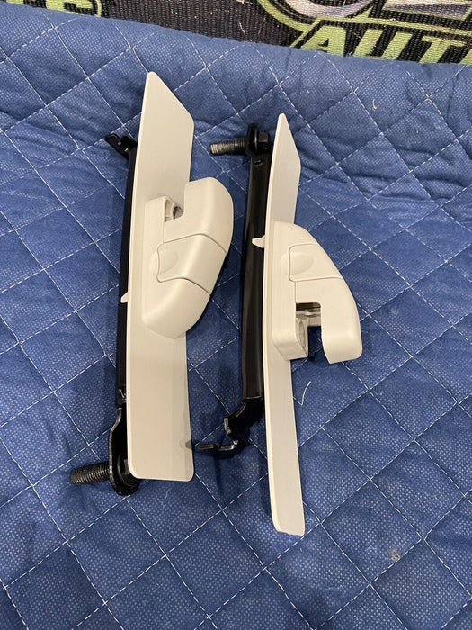 2022 FORD F250 LIMITED REAR LEFT RIGHT SEATBELTS SEATBELT ADJUSTERS PAIR OEM (2)