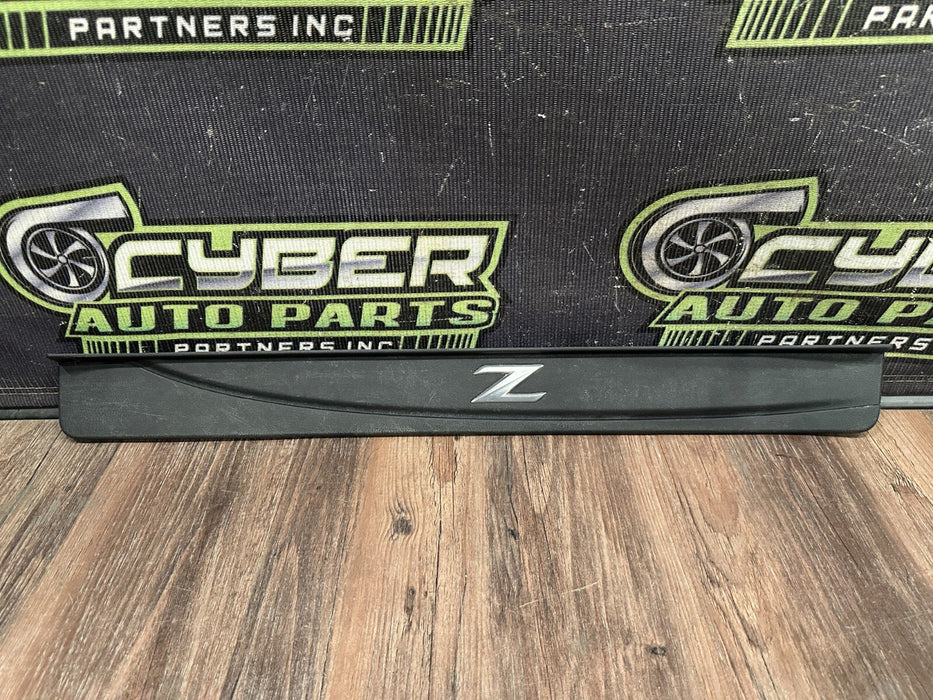 2010 NISSAN 370Z DRIVER LEFT SCUFF SILL KICK PLATE OEM *NORM WEAR & TEAR*