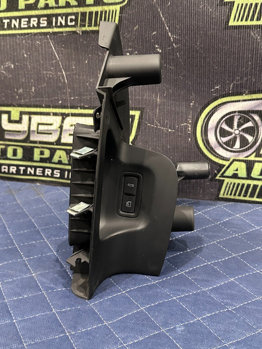 2014 AUDI R8 SPYDER LEFT DRIVER DOOR HANDLE PULL GAS TRUNK SWITCH 423 868 195