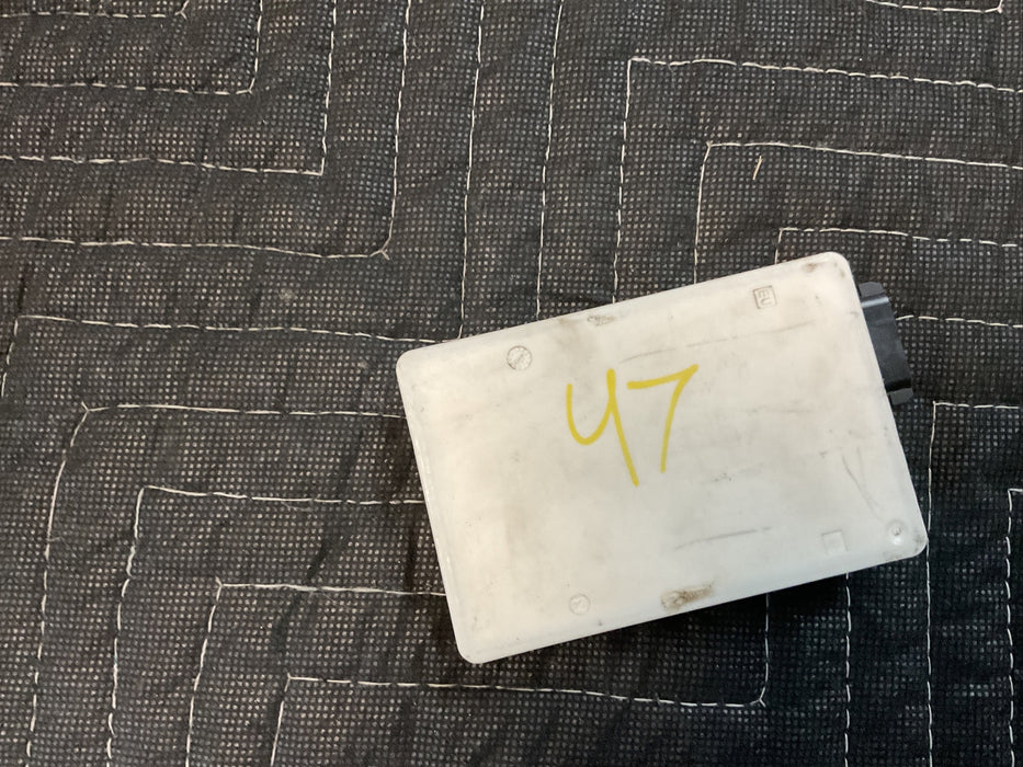 2017 Mercedes C63 AMG Blind Spot Radar Sensor Unit Module OEM A 0009058802
