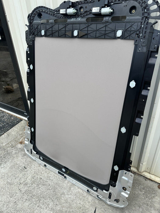 2017 2018 2019 FORD F250 F350 F450 LIMITED TWIN PANEL MOONROOF ASSEMBLY COMPLETE