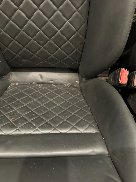 2017 2021 AUDI R8 PLUS OEM GENUINE DIAMOND STITCHED LEFT RIGHT SEATS ~DAMAGE~