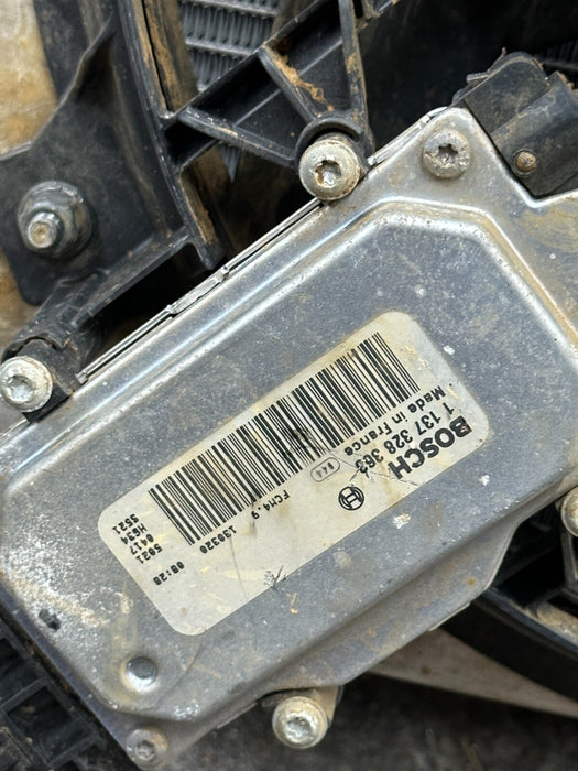 2014 AUDI R8 FRONT DRIVER LEFT RADIATOR 420 121 252 420121252 ASSEMBLY