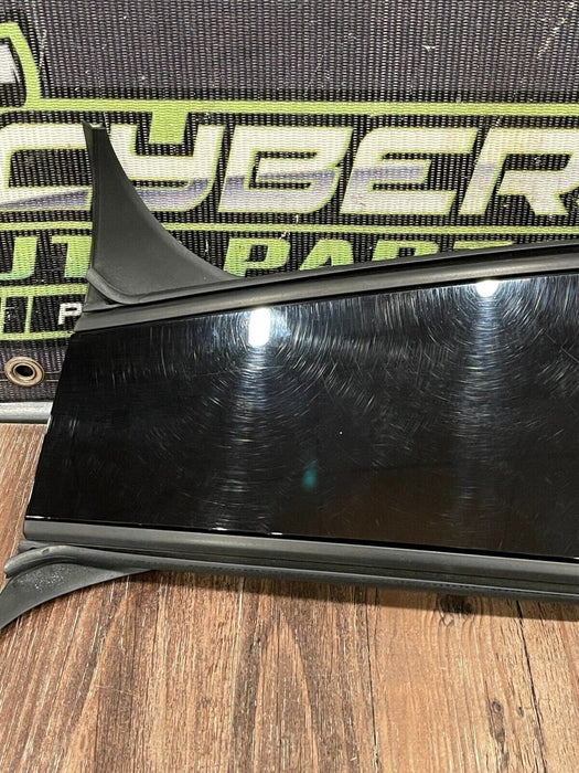 2020 BMW M8 COMP F93 FRONT RIGHT EXTERIOR GLOSS BLACK B PILLAR MOULDING OEM READ