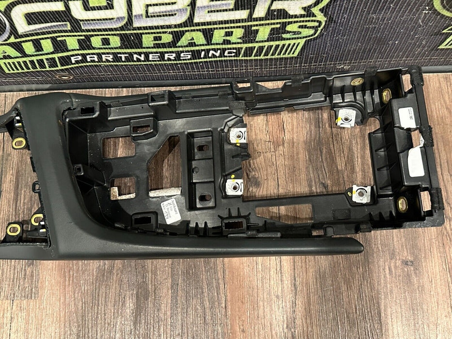 2017-18 AUDI R8 CENTER CONSOLE TRIM OEM 4S1 864 357 D *READ/SLIGHT WEAR*