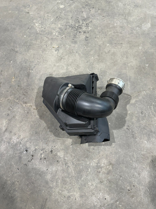 2024 BMW M3 M4 G80 G82 PASSENGER RIGHT AIR INTAKE FILTER ASSEMBLY OEM 8097028