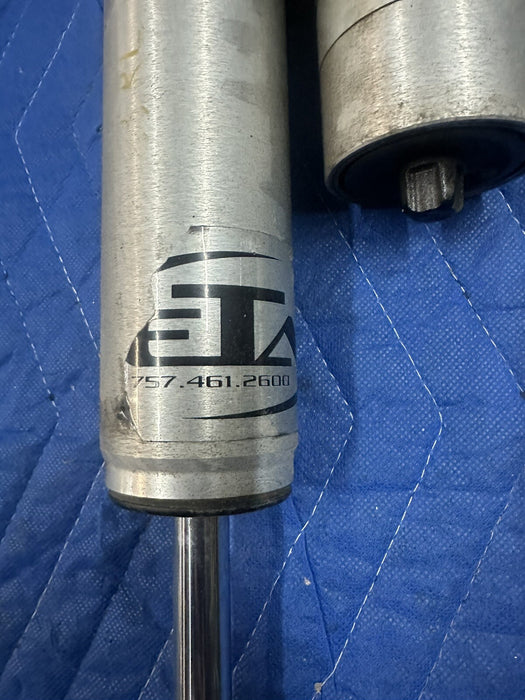 2019 FORD F350 FOX 2.0 PERFORMANCE 6 INCH LIFT REAR STRUTS PAIR W/RESERVOIR