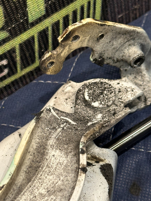 2017-2022 FORD F350 F450 SUPERDUTY RIGHT PASSENGER HOOD HINGE OEM HC3B 16800 A