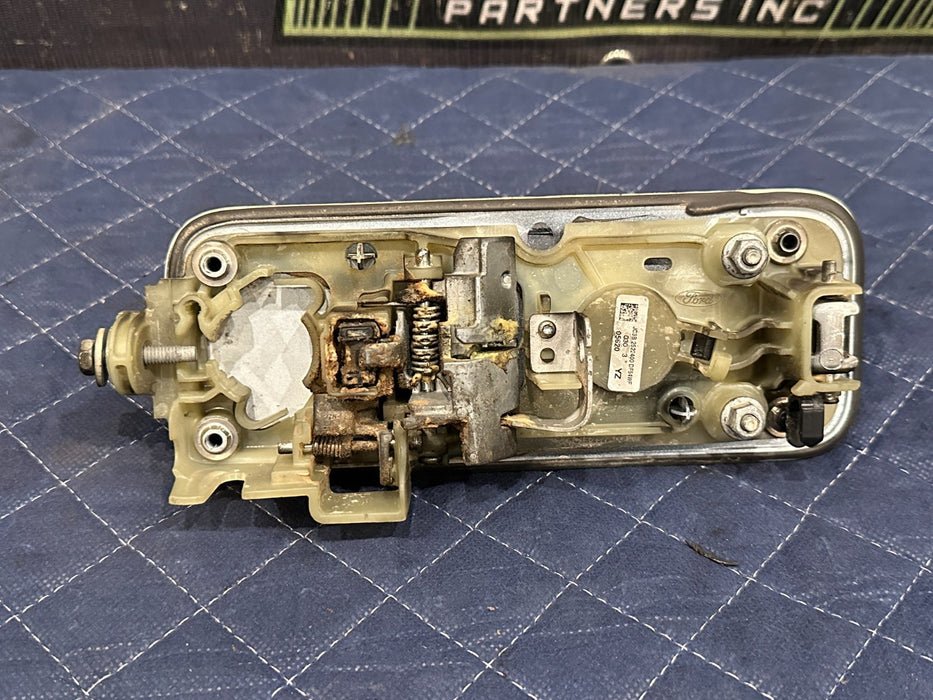 2017-2019 FORD F250 F350 REAR RIGHT DOOR HANDLE TRI COAT (UG) OEM *BURN DAMAGE*