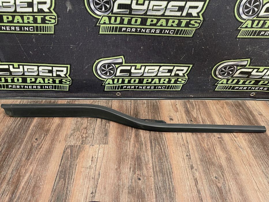 2017-2022 FORD F250 F350 F450 FRONT RIGHT DOOR WEATHER STRIP OEM *RESIDUE/READ*