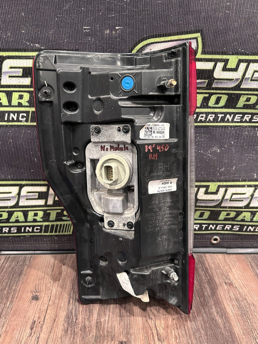 2017-19 FORD F250 F350 F450 PASSENGER RIGHT LED TAIL LIGHT OEM *SCUFFS 5-6*