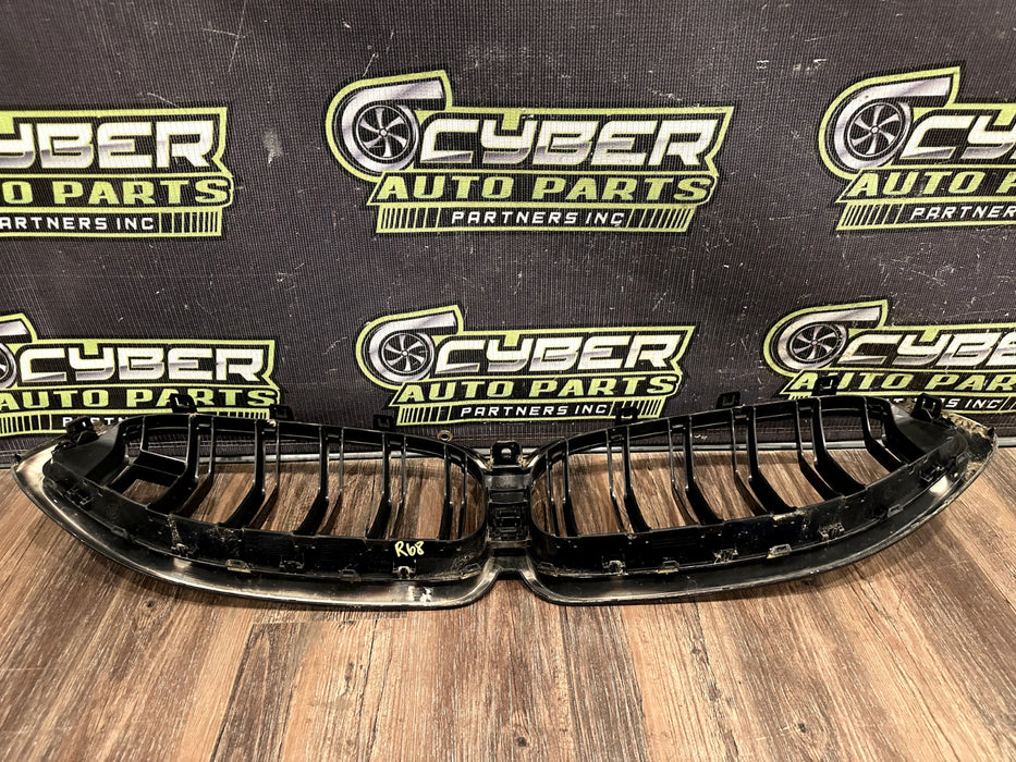 2020 BMW M8 COMP FRONT BUMPER GRILLE OEM *HAS CRACKS/READ*