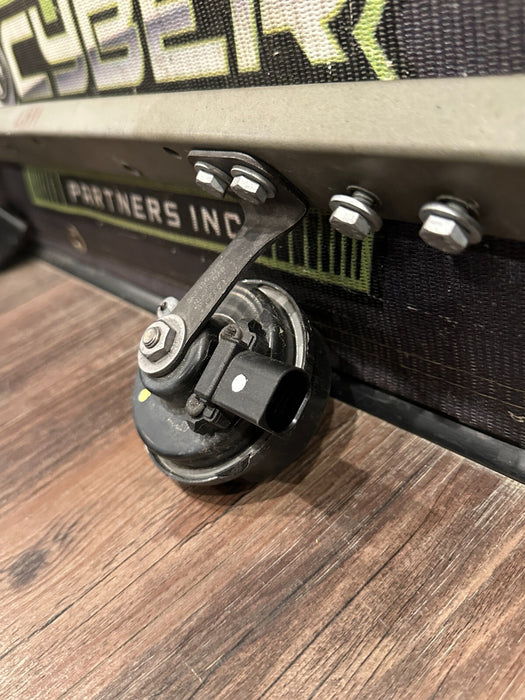 2021 AUDI R8 MOUNTING BRACKET W LEFT RIGHT HORN ASSEMBLY OEM