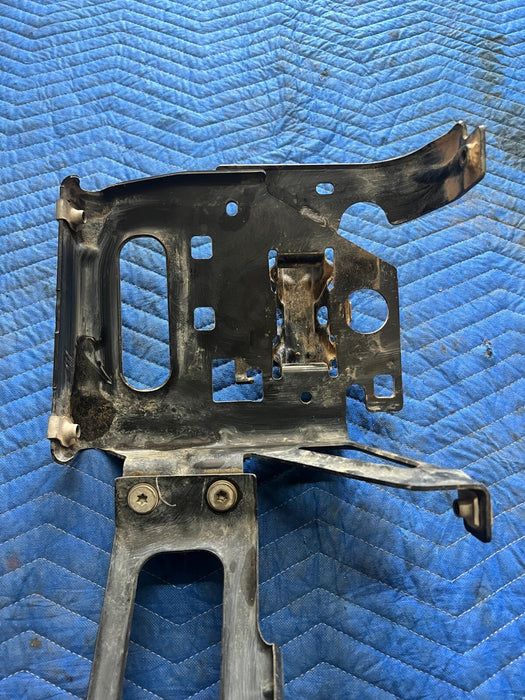 2016 NISSAN TITAN XD INNER FRONT LEFT DRIVER BUMPER BRACKET W/ FOGLIGHT OEM