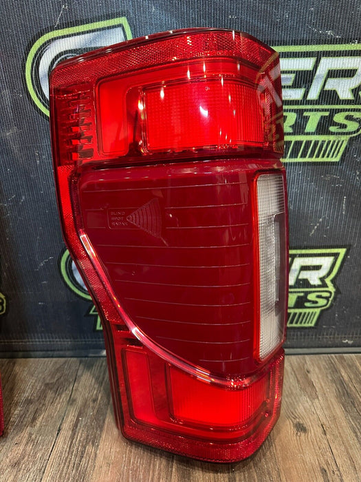 2020 2021 2022 FORD F250 F350 F450 DRIVER LH PLATINUM LARIAT LED TAIL LIGHT OEM