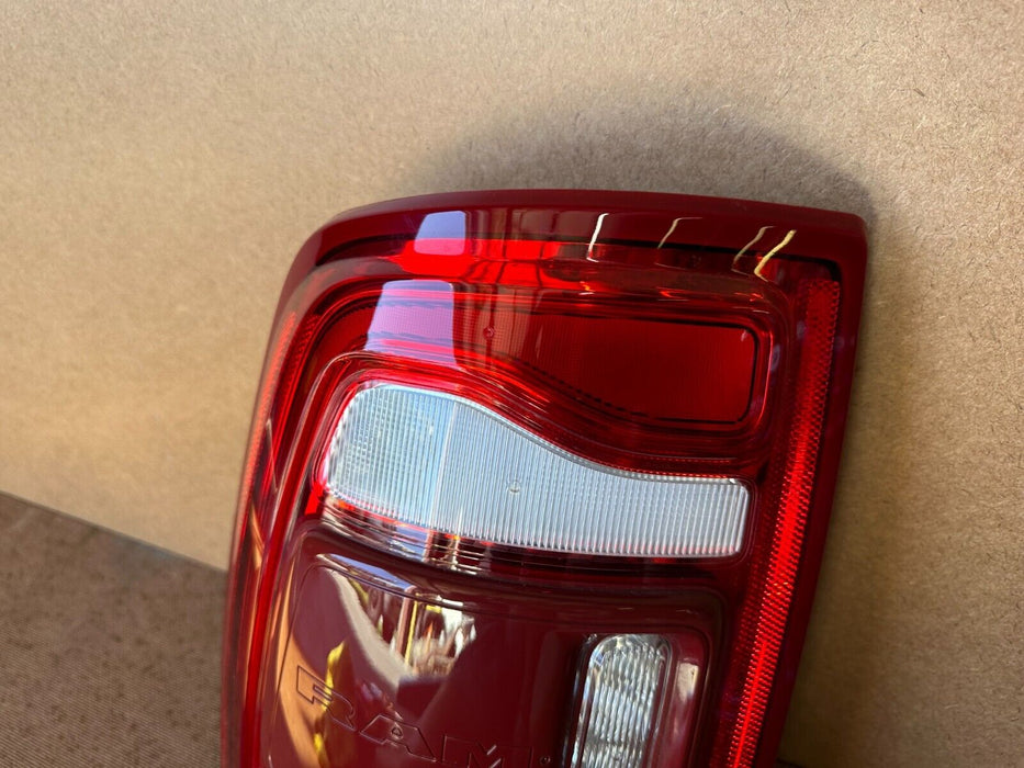 2019-2022 RAM 2500 3500 DRIVER LEFT TAIL LIGHT LED W/ BLIND SPOT 68446839AE