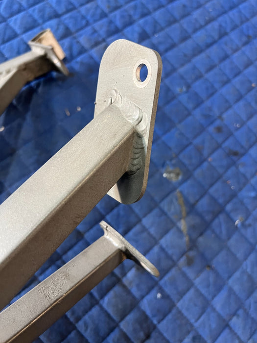 2012 AUDI R8 FRONT DRIVER LEFT FENDER RADIATOR SUPPORT STRUCTURE 420805371