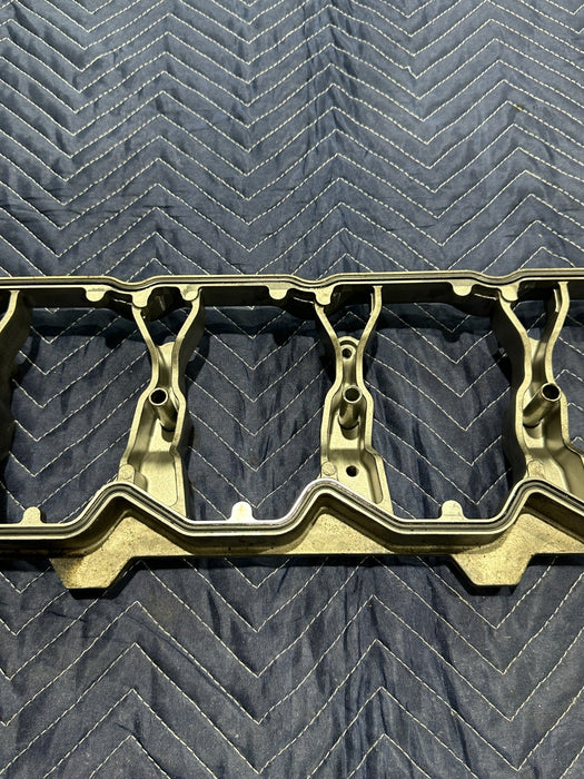 2015 DODGE RAM 2500 ENGINE VALVE COVER ROCKER HOUSING OEM 3975944