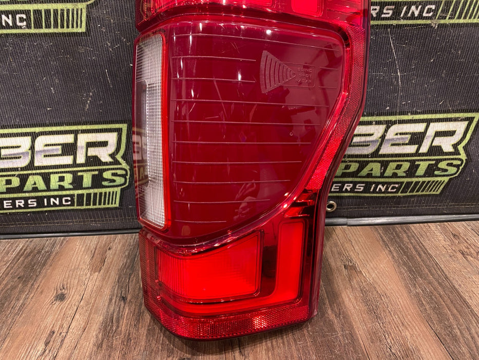 2020-2022 FORD F250 F350 F450 PASSENGER RIGHT LED TAIL LIGHT OEM *MINOR SCUFF*