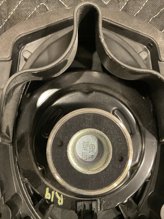 2015 DODGE CHALLENGER HELLCAT FRONT LEFT RIGHT DOOR SPEAKER PAIR OEM 8943004801C