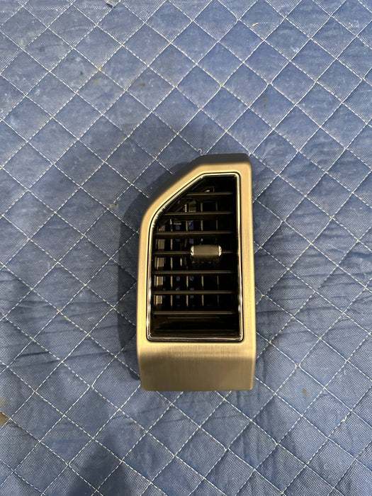 2022 FORD F250 F350 F450 PLATINUM PASSENGER RIGHT SIDE DASH AIR VENT TRIM OEM