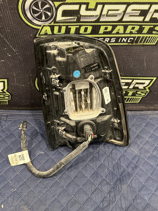 2024 DODGE RAM 3500 LARAMIE DRIVER LEFT LED TAIL LIGHT W BLIND SPOT OEM *CRACKED