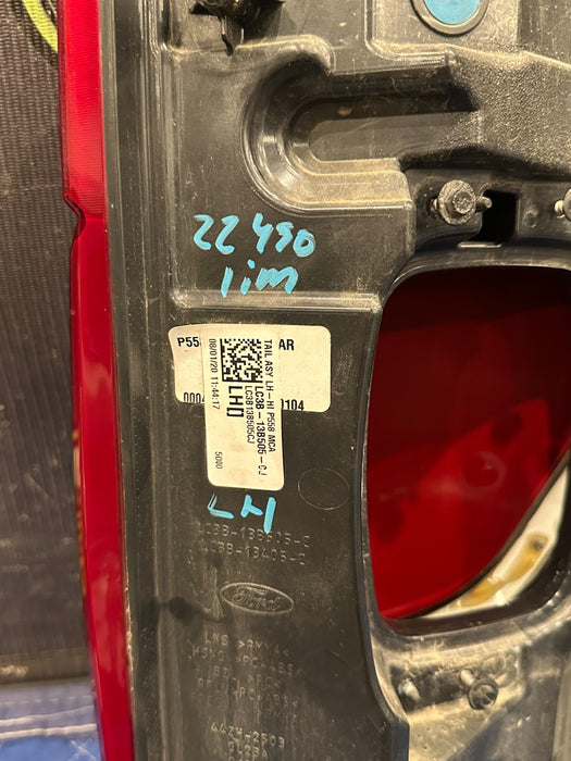 2020-2022 FORD F350 F450 DRIVER LEFT LED TAIL LIGHT OEM *MINT CONDITION*
