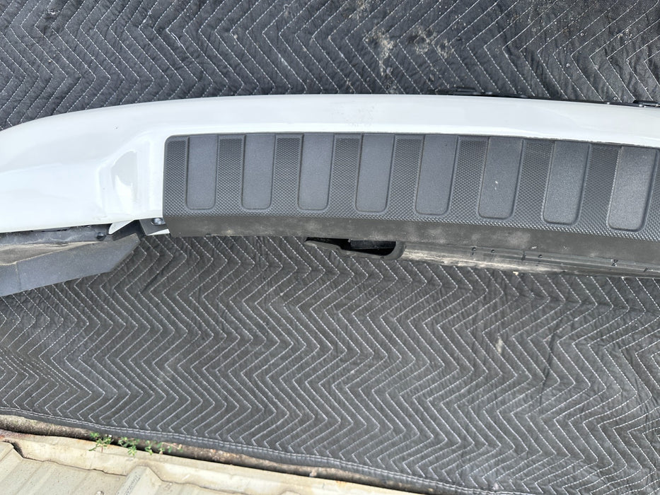 2023 2024 2025 FORD F250 F350 FRONT BUMPER ASSEMBLY STAR WHITE OEM PAINT SCUFFS