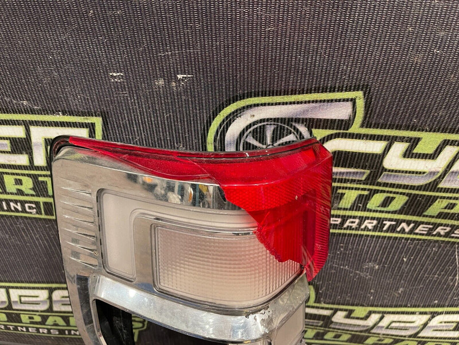 2020-2022 FORD F250 F350 F450 DRIVER LEFT LED TAILIGHT OEM *BROKEN LENS* (READ)