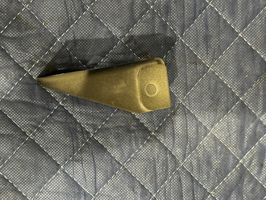 2021 AUDI R8 REAR RIGHT QUARTER PANEL MOUNT BRACKET SUPPORT 4S8 809 075