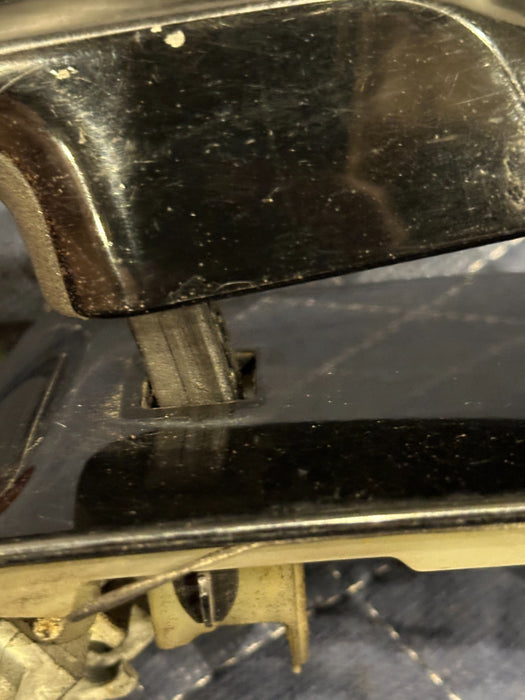 2017-2019 FORD F250 F350 F450 REAR LEFT DOOR HANDLE OEM BLACK PEARL G1 *FLAW*