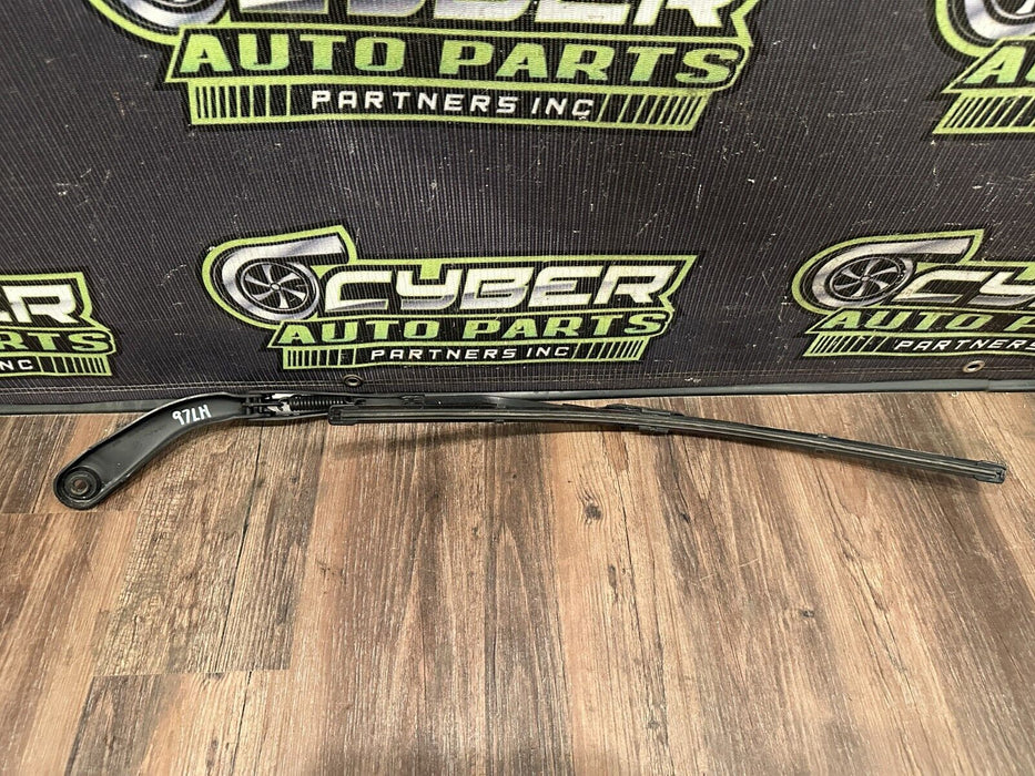 2020 BMW M4 F82 FRONT LEFT RIGHT WINDSHELD WIPER ARMS PAIR OEM