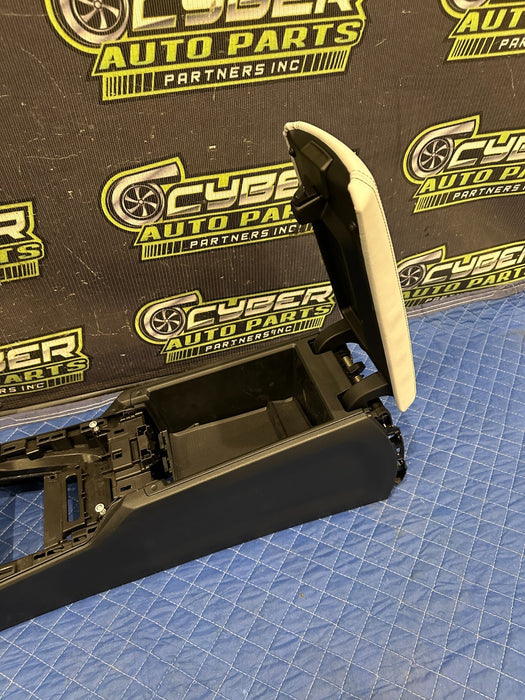 2024 BMW M3 M4 G80 G82 CENTER CONSOLE WHITE LEATHER OEM