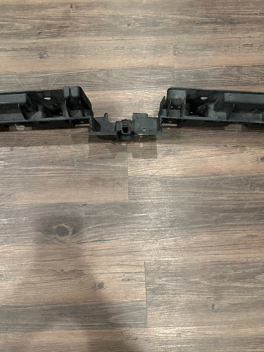 2019 FORD F150 RAPTOR RADIATOR AIR SHUTTER SURROUND TRIM OEM FL34-8475 *DAMAGED*