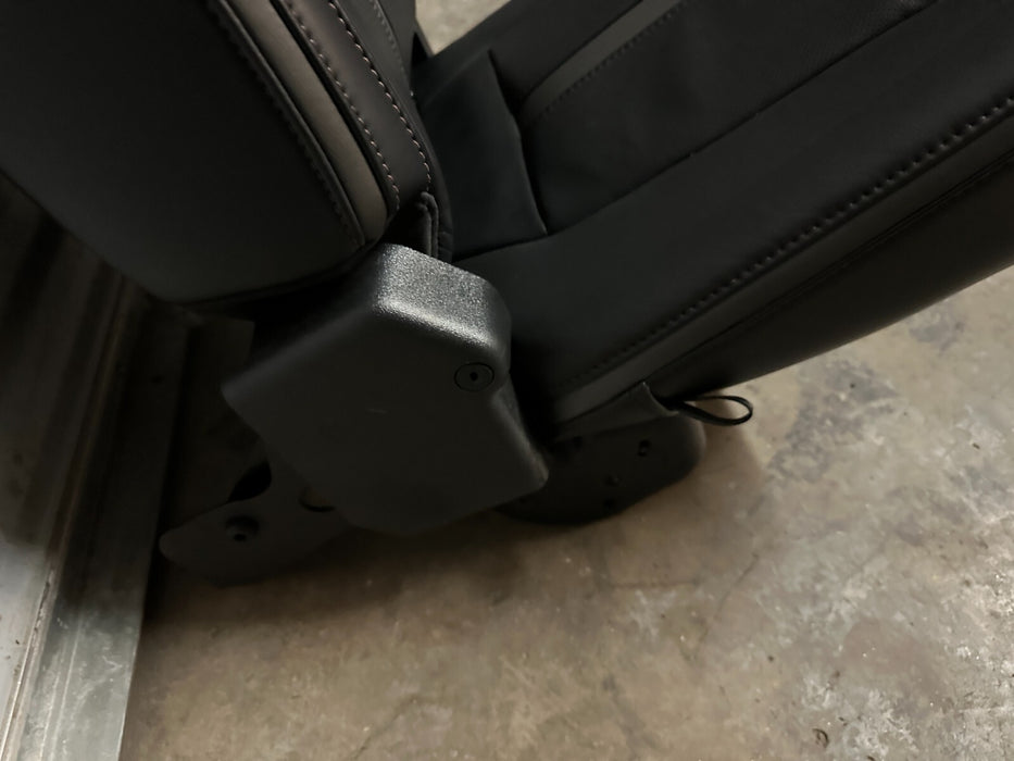 2017 2018 2019 FORD F250 F350 F450 PLATINUM REAR RIGHT PASSENGER SEAT OEM