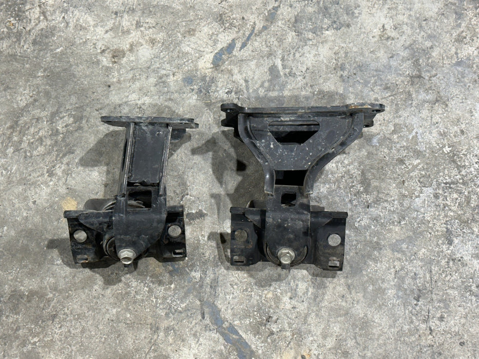 2017 NISSAN TITAN XD CUMMINS 5.0 LEFT RIGHT ENGINE MOUNT BRACKETS OEM