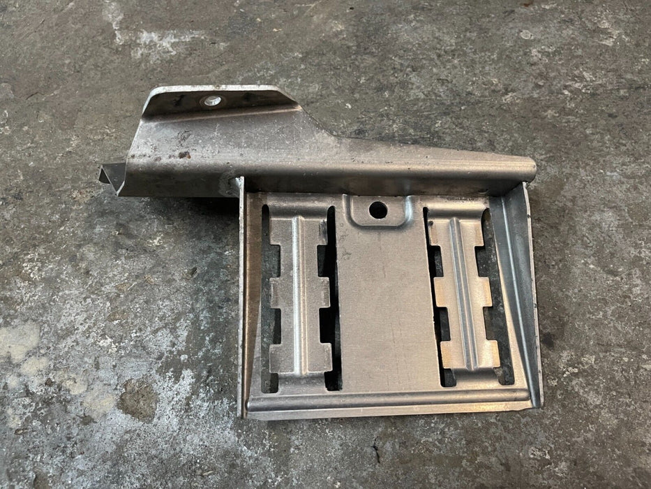 2017 AUDI R8 PLUS DRVER LEFT SIDE BRACKET OEM 4S0 937 540