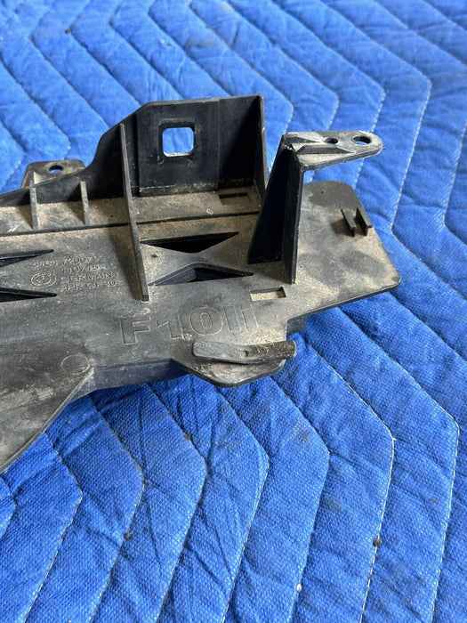 2011 BMW 550i F10 5 SERIE LEFT DRIVER OUTER RADIATOR SUPPORT BRACKET 51647200793