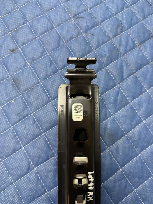 2018 FORD F250 F350 F450 PLATINUM RIGHT SEATBELT ADJUSTER BRACKET BLACK