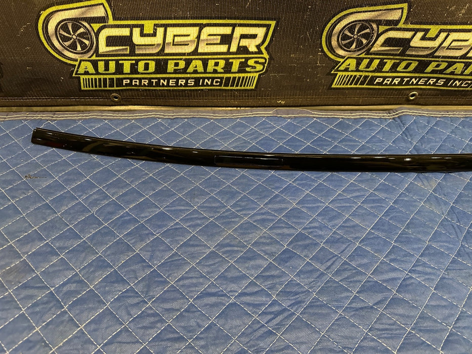 2024 BMW M3 M4 G80 G82 LEFT ROOF MOLDING TRIM OEM 8072487