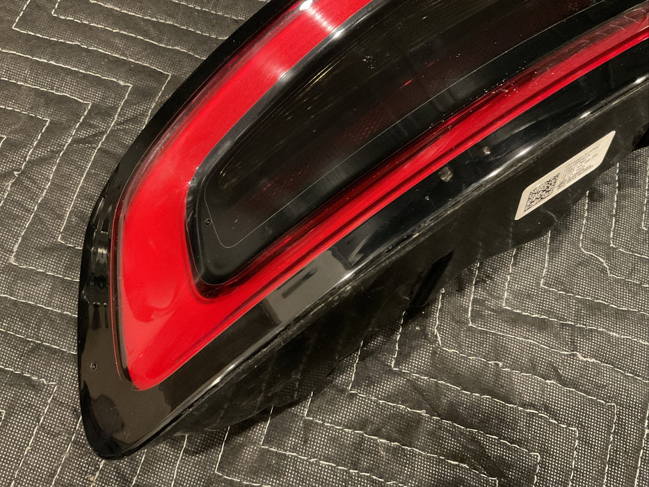 2016 DODGE CHARGER HELLCAT 6.2 LEFT LH DRIVER REAR TAIL LIGHT 2015-2019 OEM