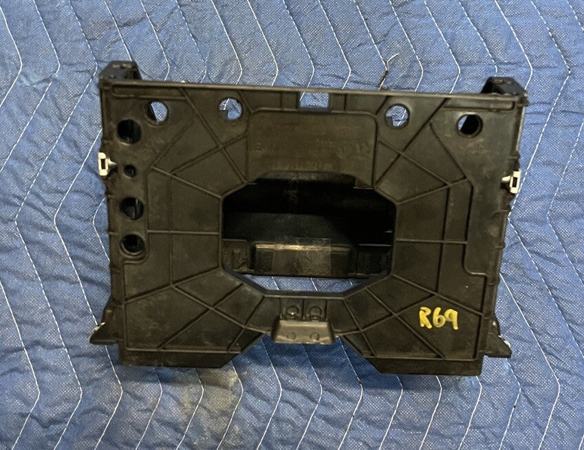 2012 AUDI R8 4.2L RADIO STEREO DASH MOUNT BRACKET 8J0 858 005 E