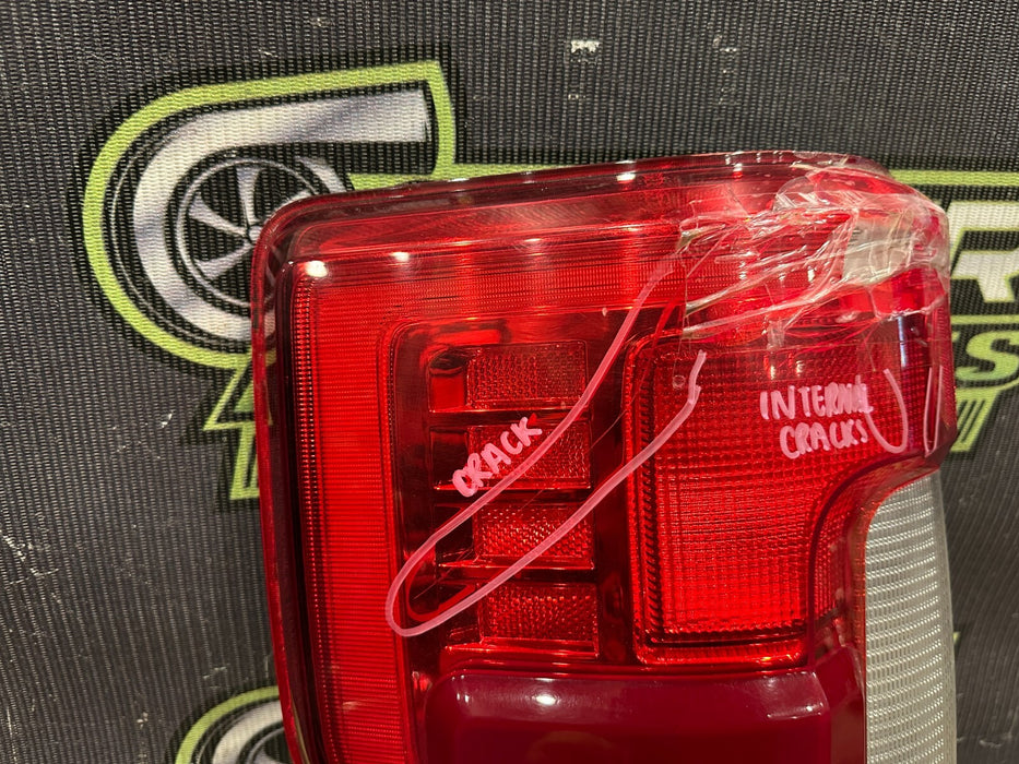 2017-2019 FORD F250 F350 F450 LEFT LED TAIL LIGHT OEM *DAMAGED/READ*
