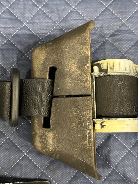 2017-2019 FORD F250 F350 F450 XLT REAR MIDDLE CENTER SEAT BELT SEATBELT OEM WEAR