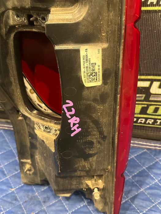2020-2022 FORD F350 F450 PASSENGER RIGHT LED TAIL LIGHT OEM
