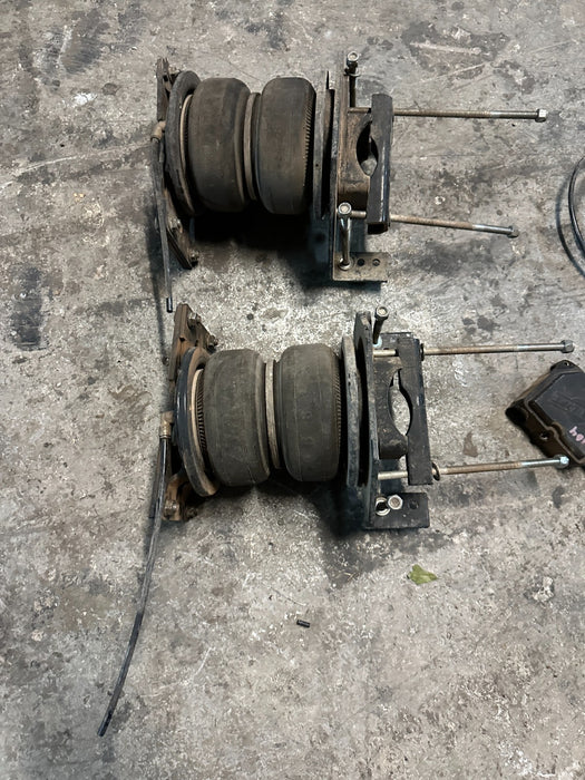 2024 FORD F350 AIR LIFT WIRELESS ONE LIFT KIT ASSEMBLY