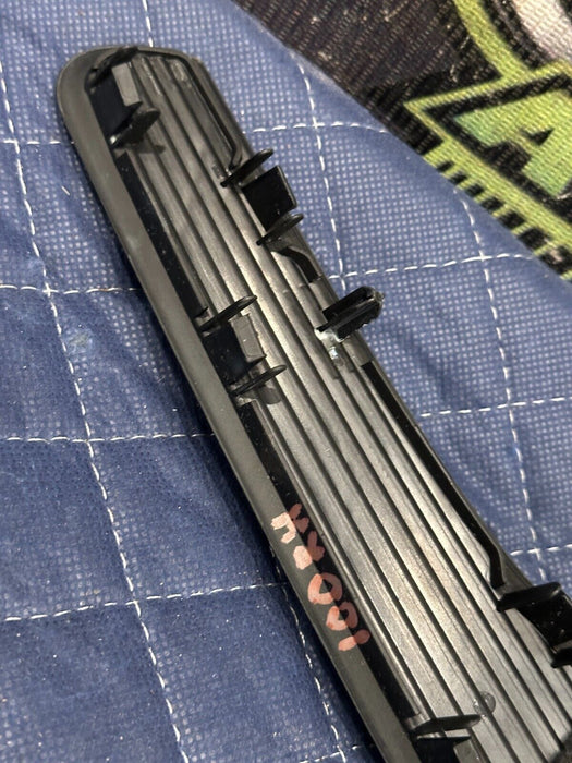 2018 AUDI R8 SPYDER RIGHT PASSENGER DOOR SPEAKER GRILLE 4S0 035 410 A 4S0035410